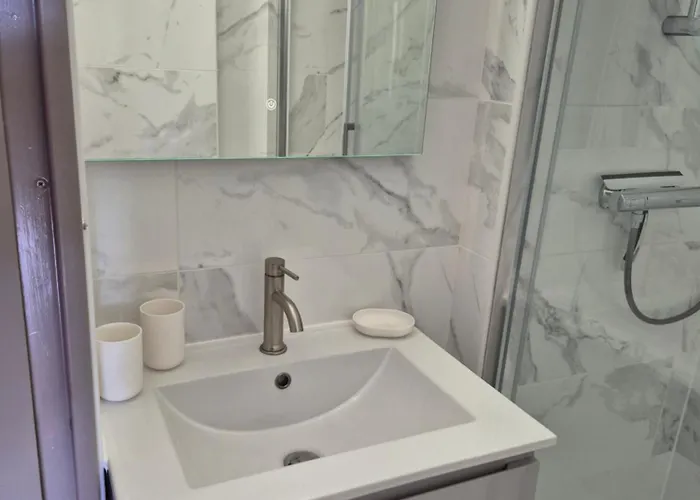 Panoramic 1, Bel Familiale Avec Piscine Et Parking *