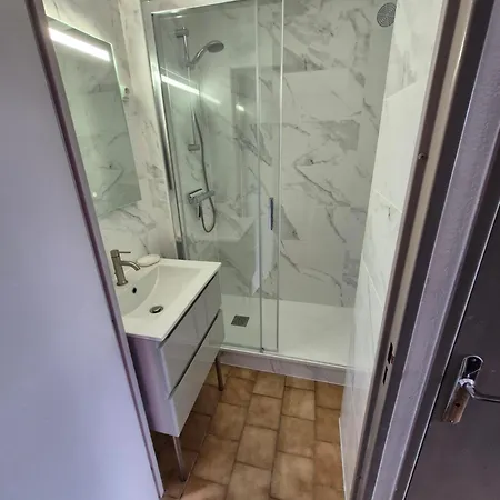 Panoramic 1, Bel Familiale Avec Piscine Et Parking Apartman